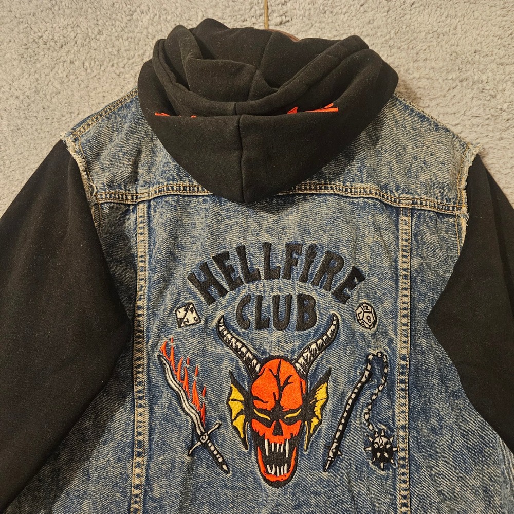 Universal Studios Halloween Horror Nights 2023 Stranger Things Hellfire Club Sm - Picture 3 of 8